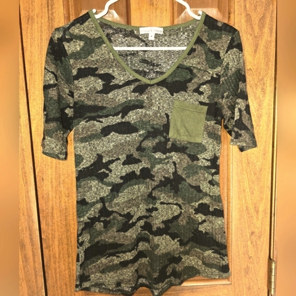 Moa Moa: Elbow Sleeve, Camo, V-Neck Sweater with Suede Chest Pocket, Med. - Picture 3 of 11